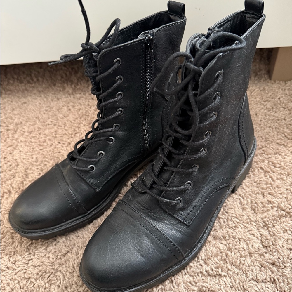 Universal Thread Black Combat Boots Slight signs of wear..great shape overall!